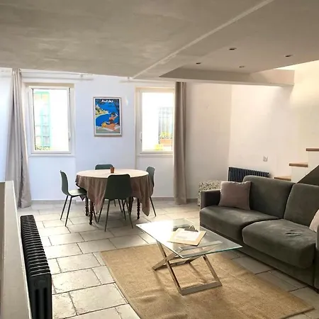 Vieil Antibes, Charmant Duplex Avec Terrasse Nyaraló